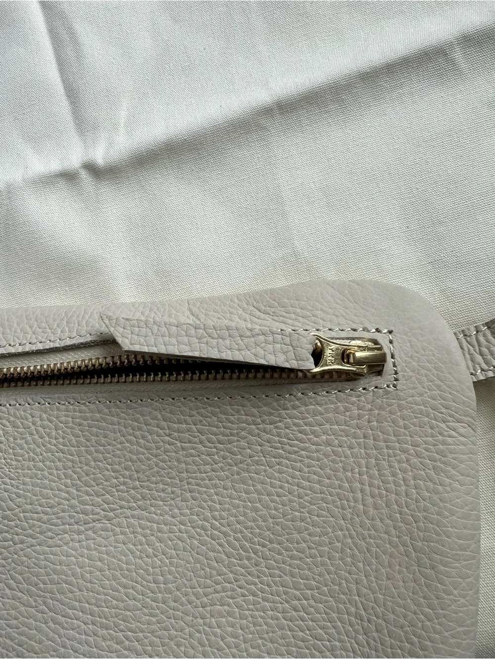 ABBY ALLEY The Big Sling Bag, Oyster NWT